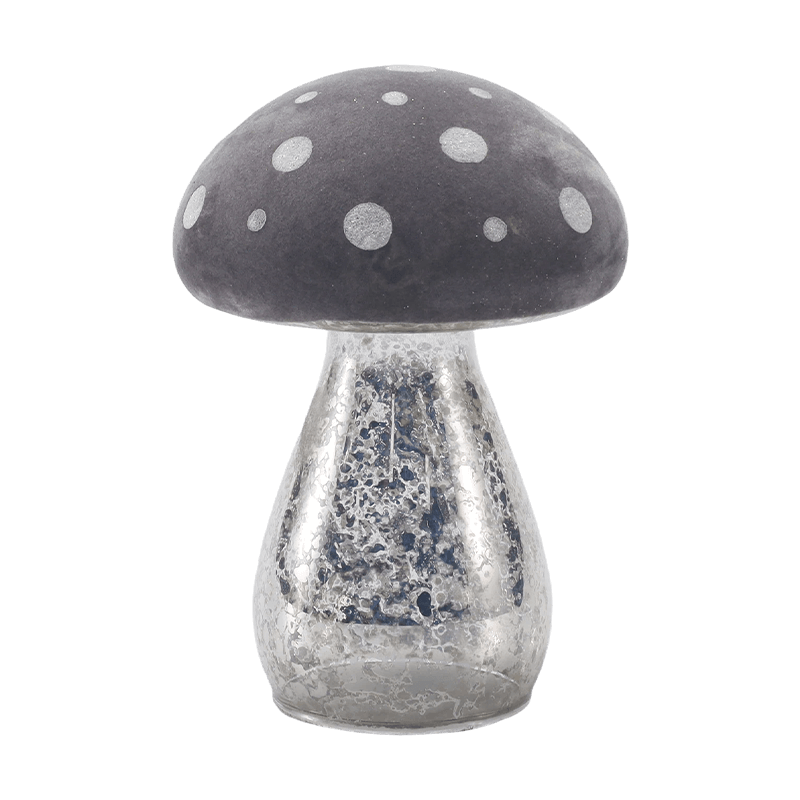Enfeite de cogumelo artesanal com decoração de led